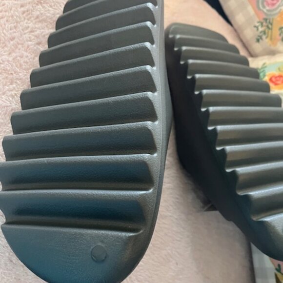 YZY YS-01 Slide Black  SIZE 12 MEN - Picture 3 of 5